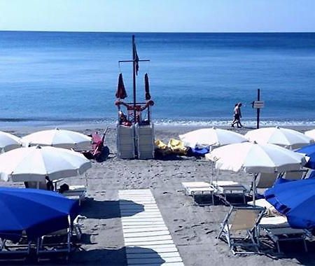 Savona Casa Vacanze Vicino Mare 3 Minuti Wifi Eksteriør bilde