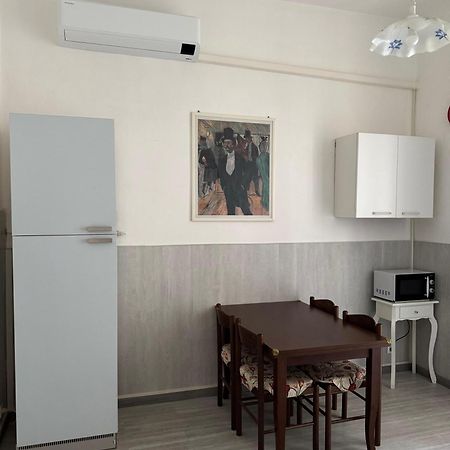 Savona Casa Vacanze Vicino Mare 3 Minuti Wifi Eksteriør bilde